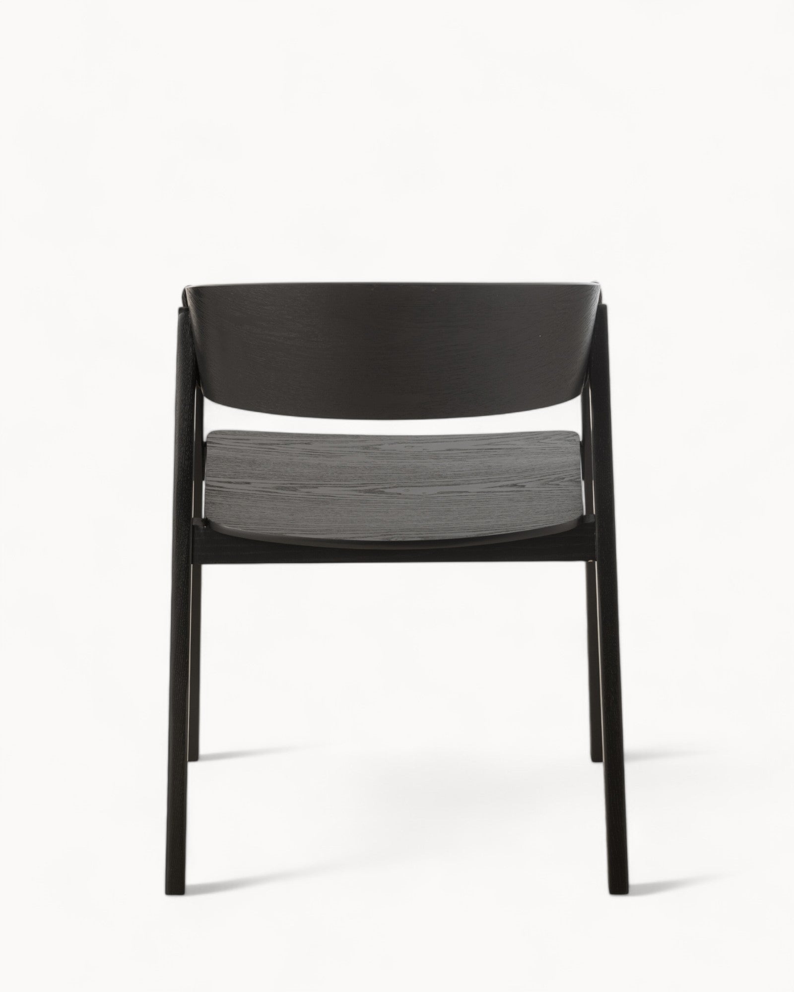 Eetkamerstoel van Essenhout met Zwart Touw – Minimalistisch en Comfortabel Ontwerp voor Moderne Interieurs