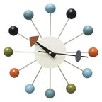 Moderne Wandklok 33 cm met Stil Kwartsmechanisme en Kleurrijke Houten Ballen voor Speelse Interieurs Meerkleurig