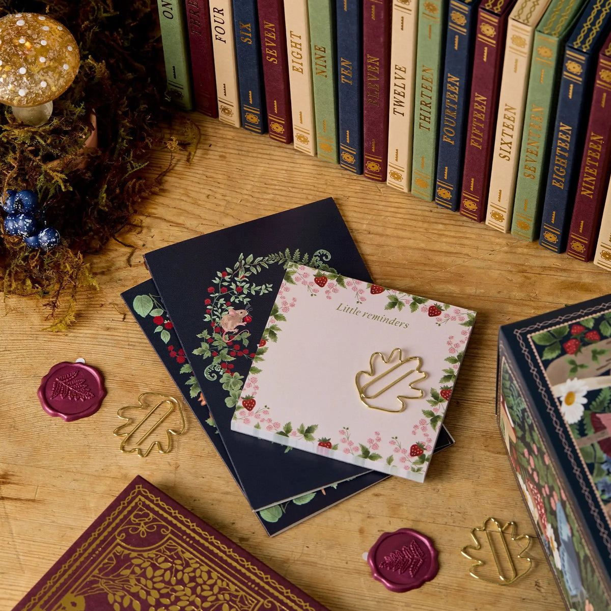 Creatieve Adventskalender – Schrijfwaren Adventskalender met 24 Verrassingen, Kerstcadeau voor Journaling & Knutselen – CraftJoy