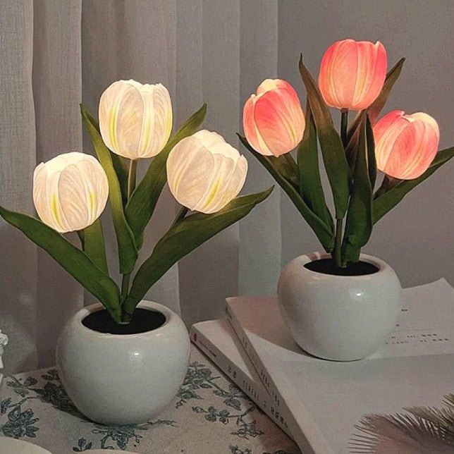 Tulp Nachtlampje – LED Tulpen Lamp, Bloemenlamp met 3 of 6 Tulpen, Oplaadbaar of op Batterijen, Sfeerlamp – LumiTulip