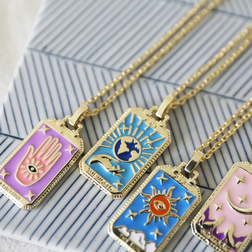 Tarotkaarten Ketting – Tarot Hanger Ketting van Roestvrij Staal, Zon, Maan, Ster & Wereld, Elk met Eigen Betekenis – Amore