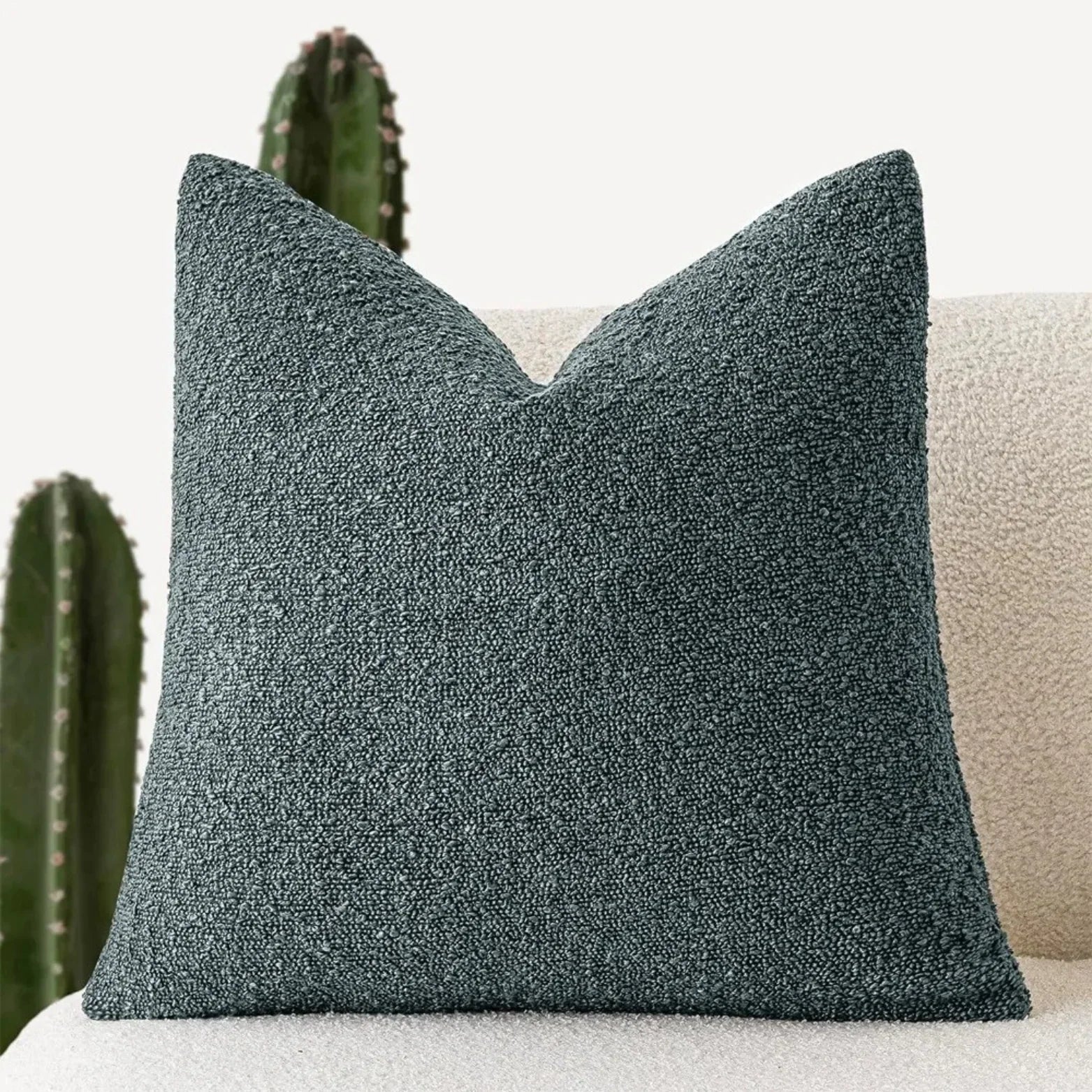 Tulum Kussenhoes van Luxe Bouclé-Stof – 45x45 cm voor Elegante Interieurs in Neutrale Kleur Grijs Groen