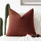 Tulum Kussenhoes van Luxe Bouclé-Stof – 45x45 cm voor Elegante Interieurs in Neutrale Kleur Baksteenrood