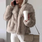 Inspire | Warm en Zacht Dames Kunstbont Winterjack - Korte Fluffy Faux Fur Jas met Kraag en Ritssluiting