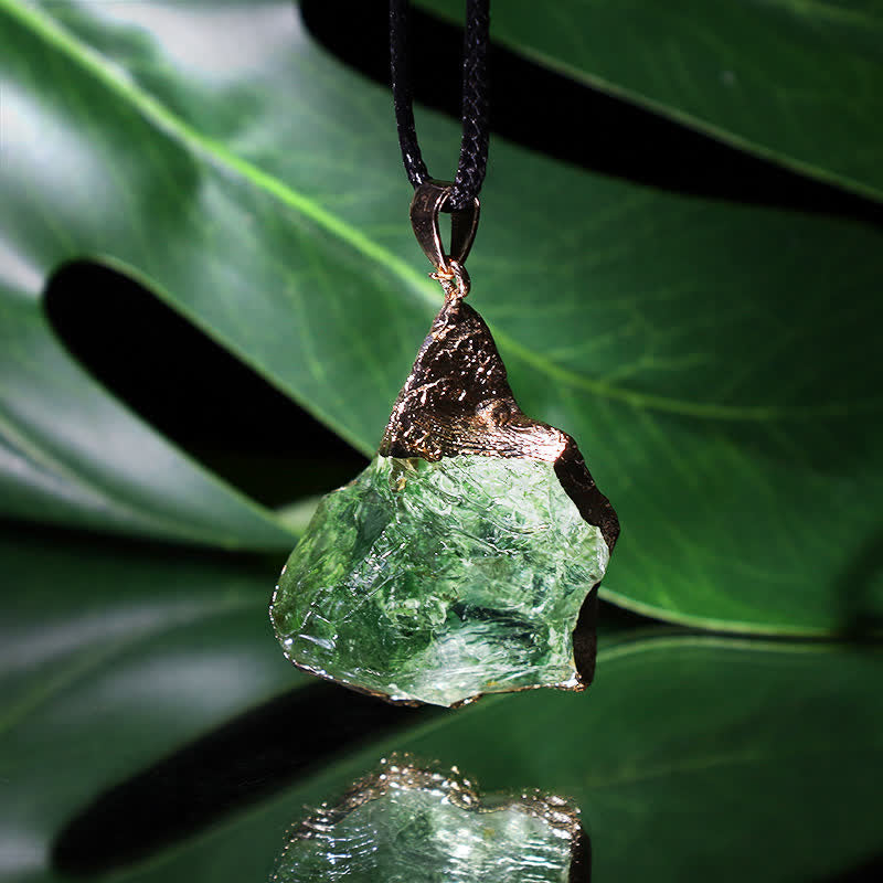 Fijne Moldaviet Ketting – Groene Moldaviet Hanger, Handgemaakt met Verstelbare Ketting – Zahara Lyra